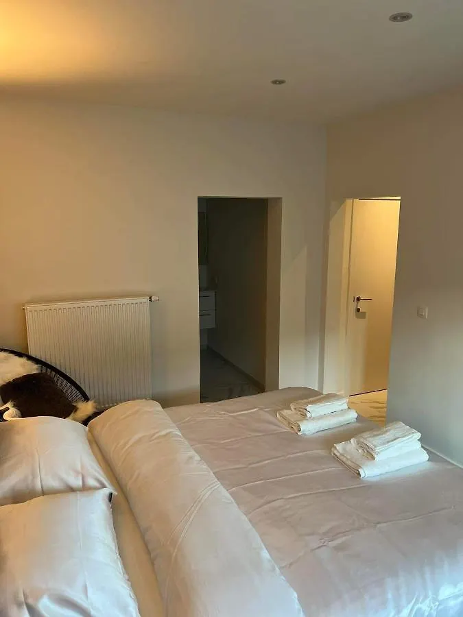 Prachtige Kamer In Centrum Brugge Met Badkamer ! 0*, Brugia Belgia
